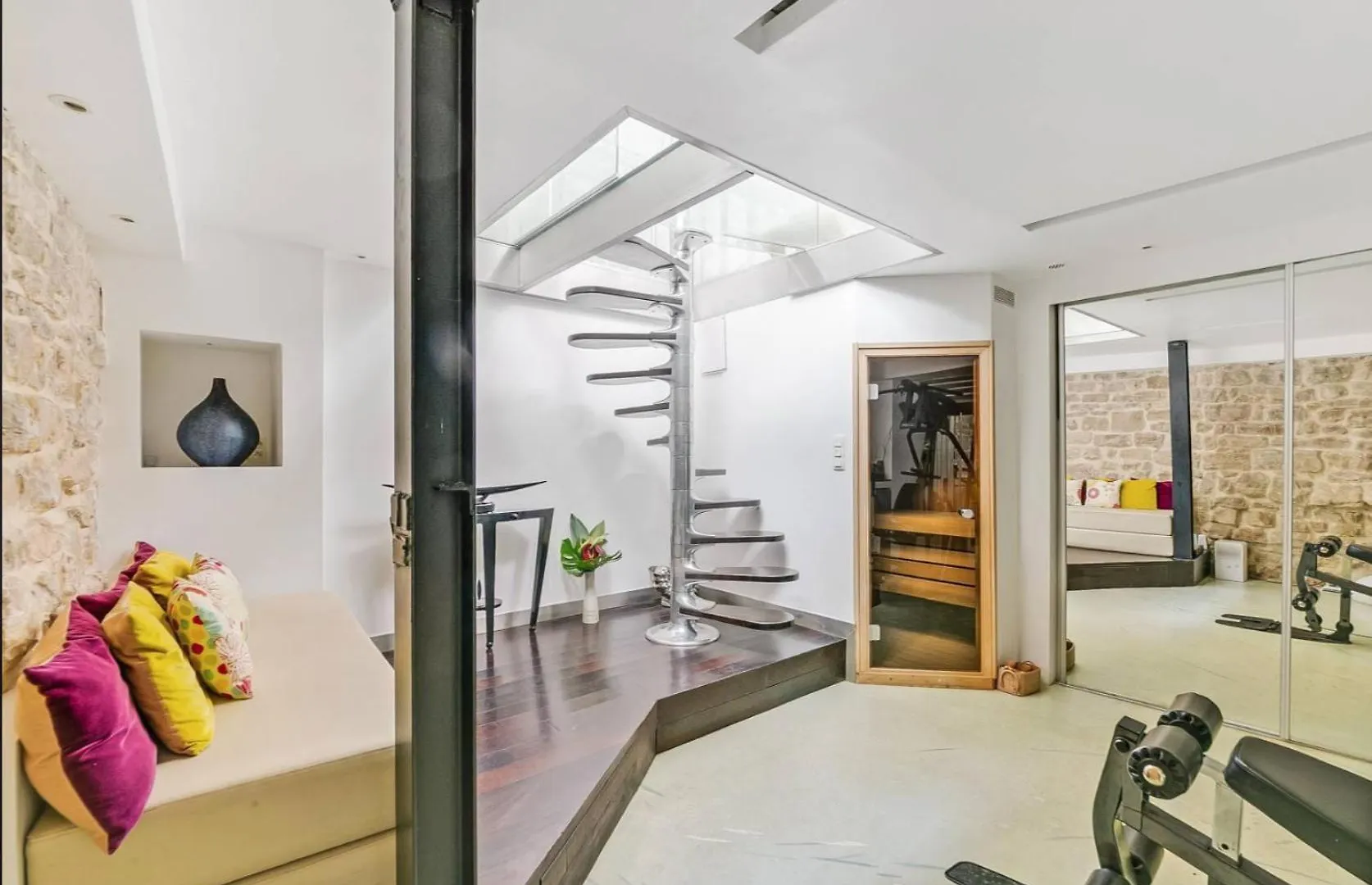Luxury Two-story Designer Loft In Epicenter - Bright And Spacious Apartamento