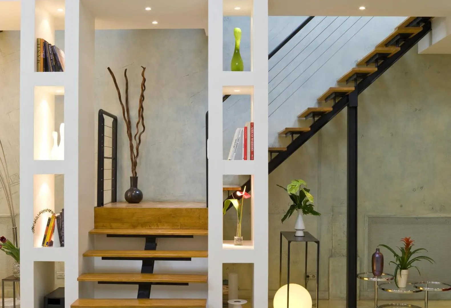 Luxury Two-story Designer Loft In Epicenter - Bright And Spacious *