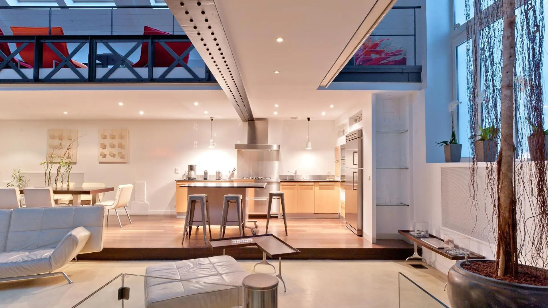 Apartment Luxury Two-story Designer Loft In Epicenter - Bright And Spacious