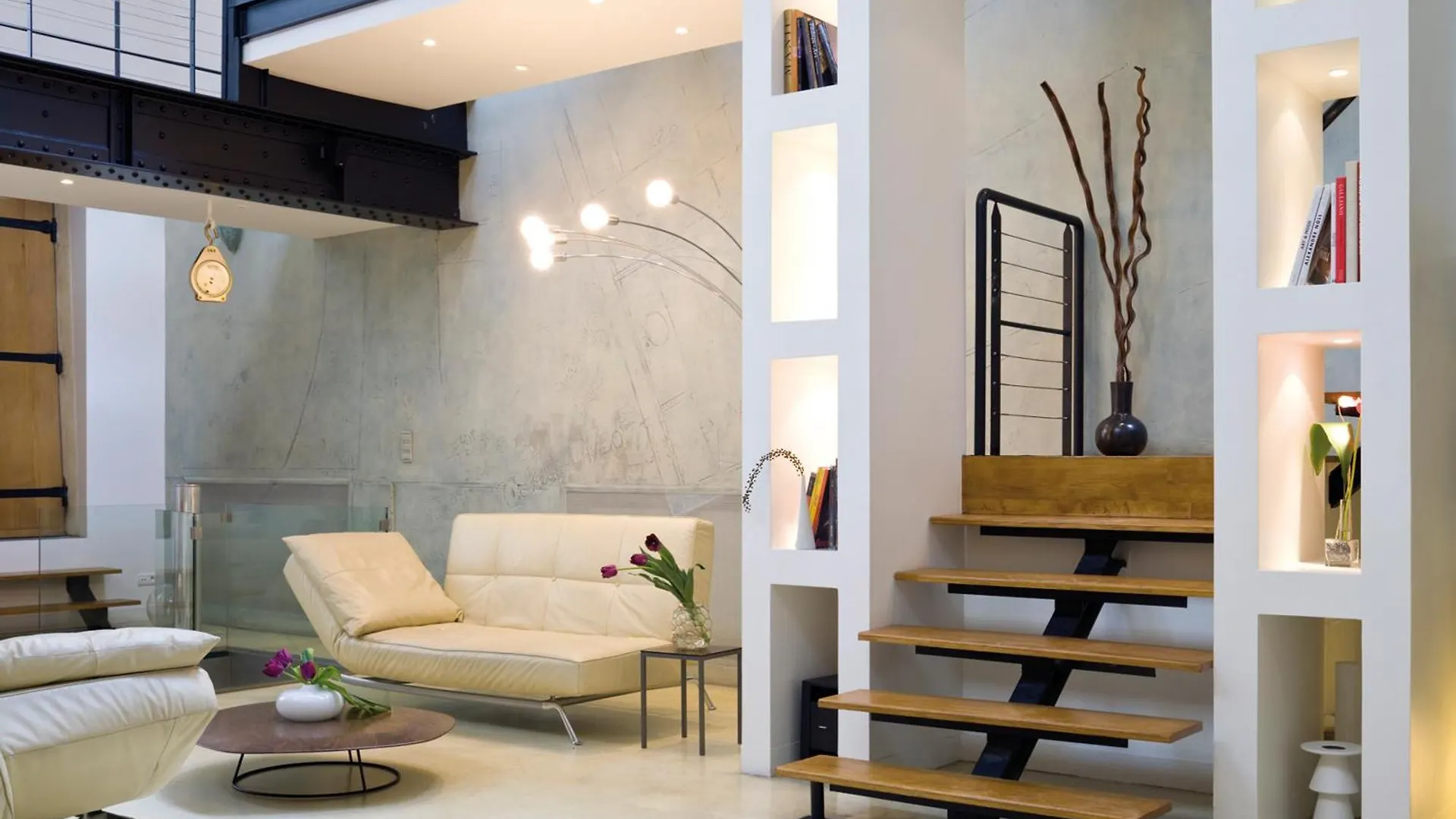 Luxury Two-story Designer Loft In Epicenter - Bright And Spacious Apartment
