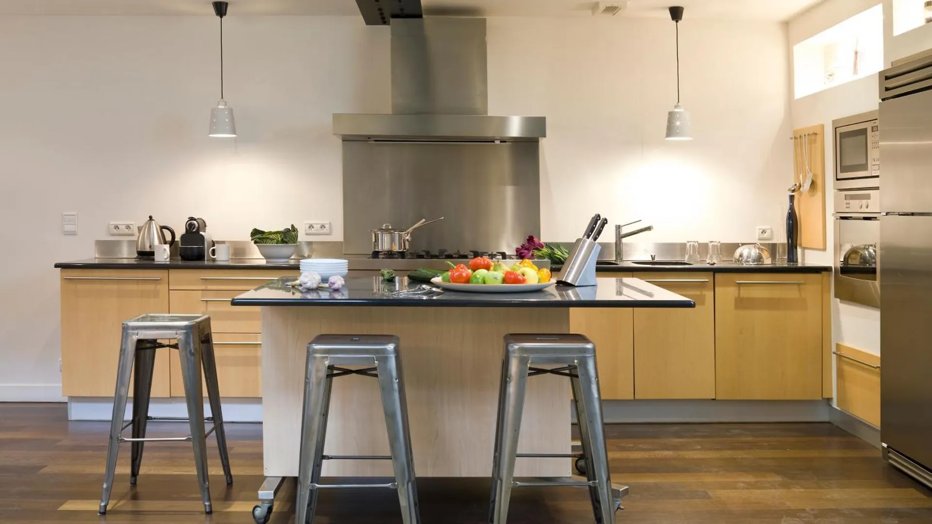 Apartment Luxury Two-story Designer Loft In Epicenter - Bright And Spacious