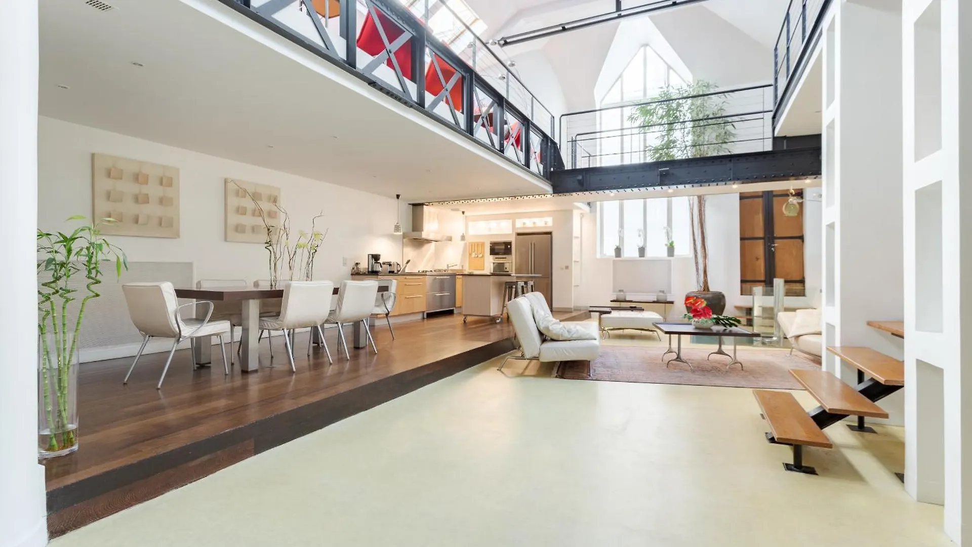 Luxury Two-story Designer Loft In Epicenter - Bright And Spacious Apartment Paris